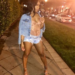 Meet your Posher, Sia